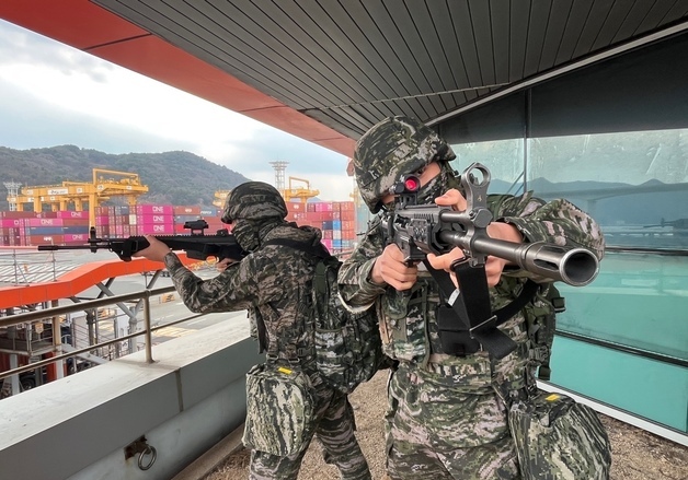 국가중요시설 방호훈련 하는 해군 진특사