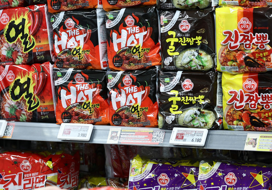 라면 가격 줄줄이 인하