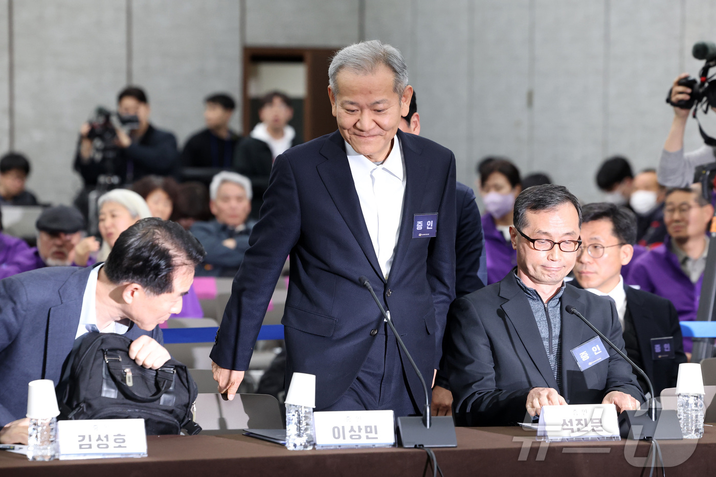 (서울=뉴스1) 최지환 기자 = 이상민 전 행정안전부 장관이 12일 오후 서울 중구 은행회관에서 열린 10·29 이태원참사 진상규명 청문회에 참석하고 있다. (공동취재) 2026. …