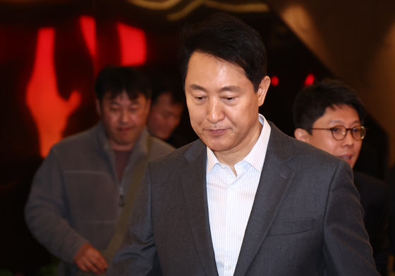 국민의힘 지선 후보 등록 마감 앞두고 백브리핑 나선 오세훈 시장