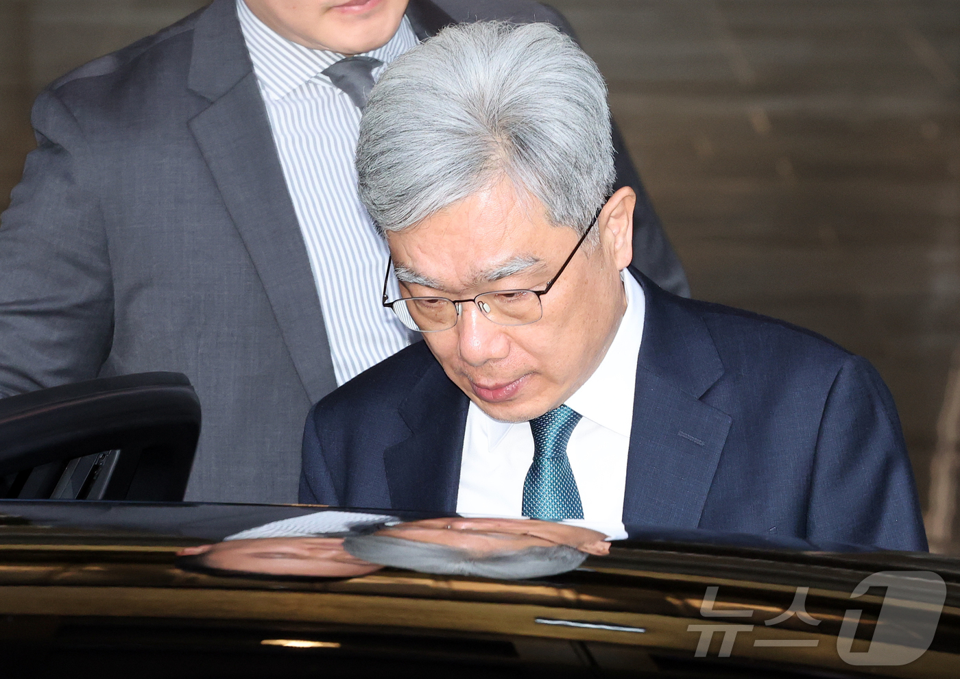 (서울=뉴스1) 김진환 기자 = 김상환 헌법재판소장이 12일 오후 서울 종로구 헌법재판소에서 퇴근하고 있다. 2026.3.12/뉴스1