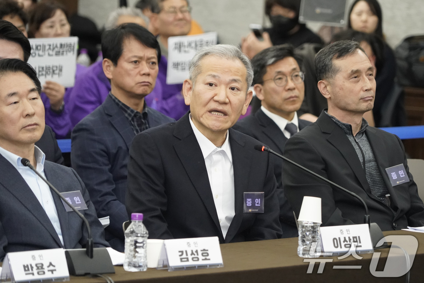 (서울=뉴스1) 최지환 기자 = 이상민 전 행정안전부 장관이 12일 서울 중구 은행회관에서 열린 10·29 이태원참사 진상규명 청문회에서 질의에 답하고 있다. (공동취재) 2026 …