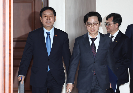 민생물가 특별관리 TF 회의 참석하는 구윤철·김정관