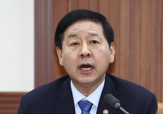 구윤철 부총리, '석유 가격 안정 위해 최고가격제 시행'