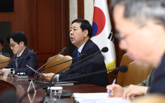 30년 만에 석유 최고가격제 시행하는 정부