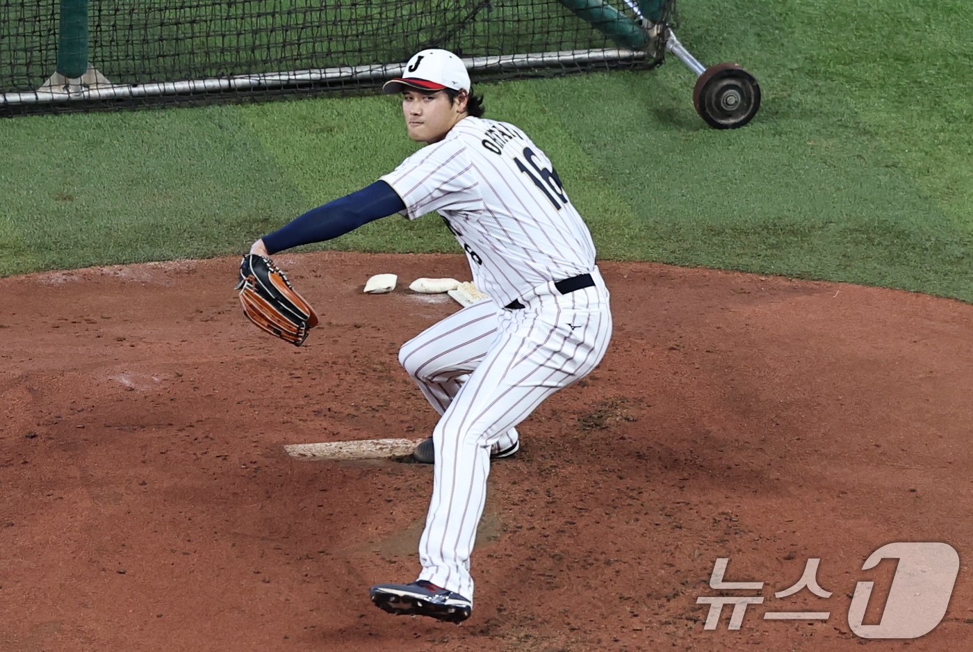 (마이애미=뉴스1) 구윤성 기자 = 일본 오타니 쇼헤이가 12일 오전(현지시간) 미국 플로리다주 마이애미 론디포파크에서 열린 2026월드베이스볼클래식 일본 공식훈련에서 라이브피칭을 …