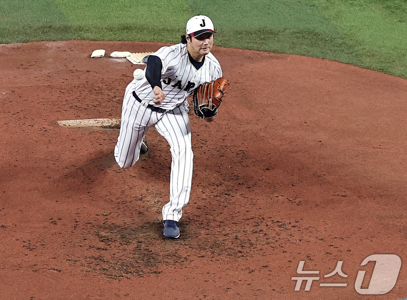 (마이애미=뉴스1) 구윤성 기자 = 일본 오타니 쇼헤이가 12일 오전(현지시간) 미국 플로리다주 마이애미 론디포파크에서 열린 2026월드베이스볼클래식 일본 공식훈련에서 라이브피칭을 …