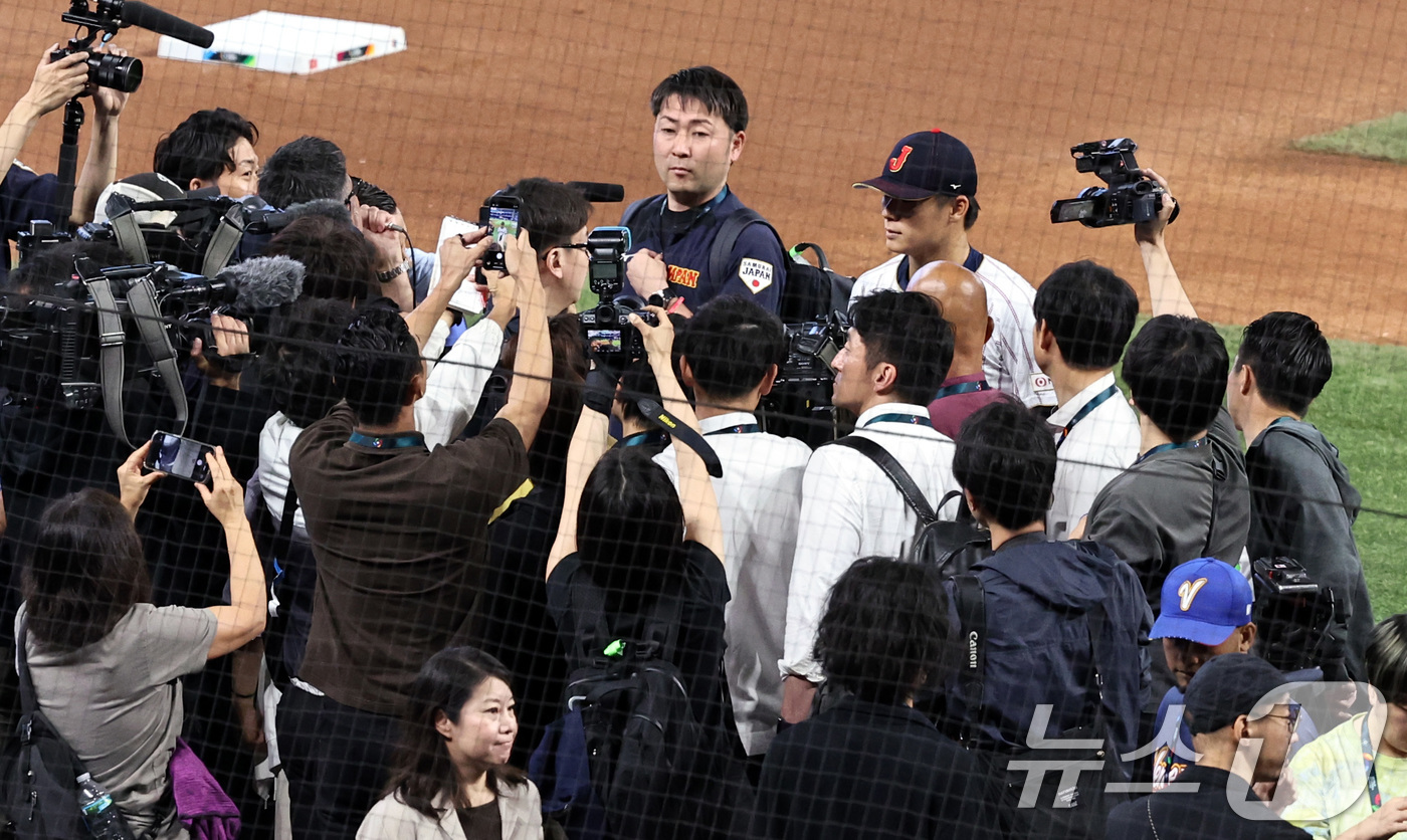 (마이애미=뉴스1) 구윤성 기자 = 일본 투수 야마모토 요시노부가 12일 오전(현지시간) 미국 플로리다주 마이애미 론디포파크에서 열린 2026월드베이스볼클래식 공식훈련을 마친 뒤 …