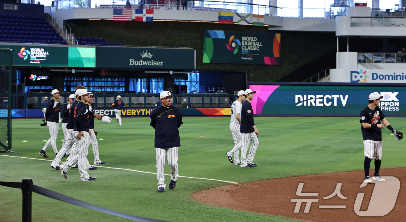 (마이애미=뉴스1) 구윤성 기자 = 이바타 히로카즈 일본 감독이 12일 오전(현지시간) 미국 플로리다주 마이애미 론디포파크에서 열린 2026월드베이스볼클래식 일본 공식훈련에서 선수 …