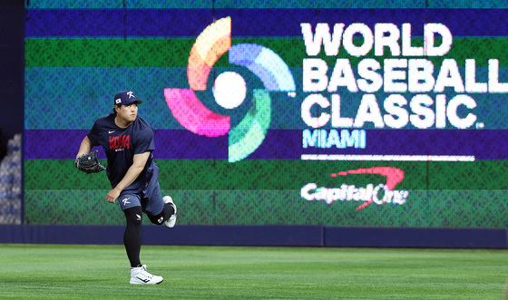 공 던지는 류현진