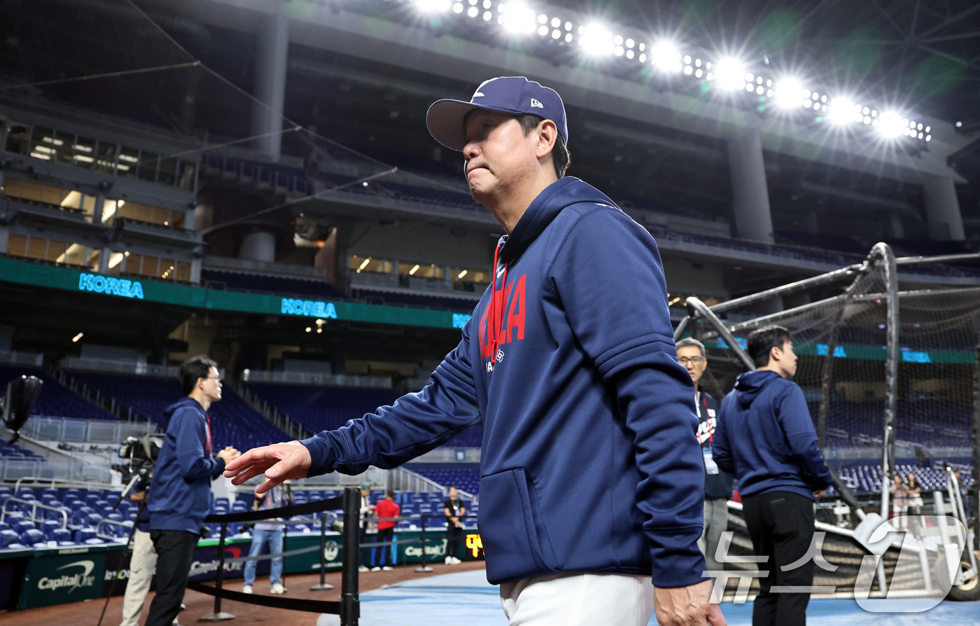(마이애미=뉴스1) 구윤성 기자 = 류지현 대한민국 야구 대표팀 감독이 12일 오후(현지시간) 미국 플로리다주 마이애미 론디포파크에서 2026 월드베이스볼클래식(WBC) 도미니카공 …