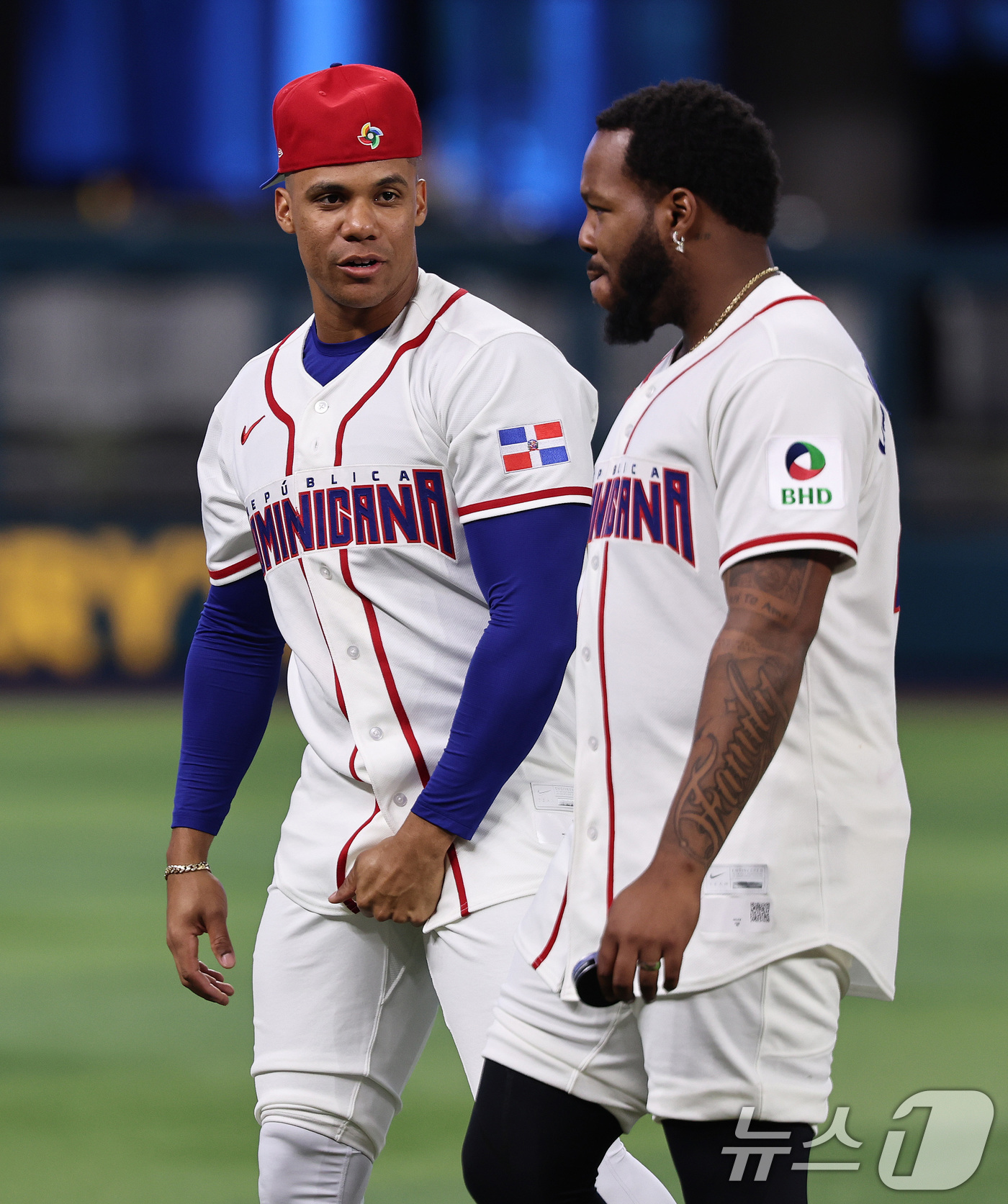 (마이애미=뉴스1) 구윤성 기자 = 12일 오후(현지시간) 미국 플로리다주 마이애미 론디포파크에서 도미니카공화국 후안 소토(왼쪽), 블라디미르 게레로 주니어가 2026 월드베이스볼 …