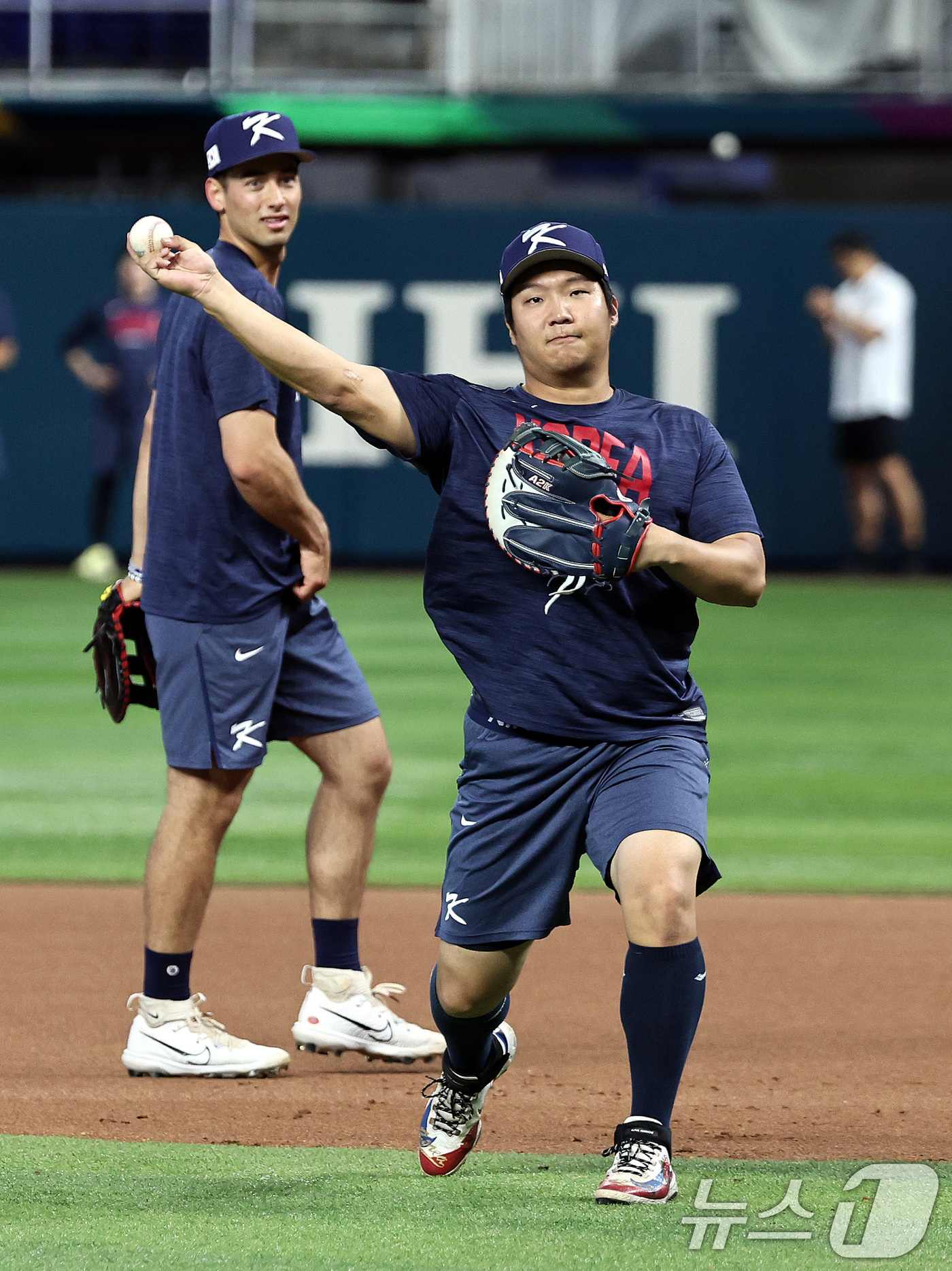 (마이애미=뉴스1) 구윤성 기자 = 대한민국 야구 대표팀 문보경이 12일 오후(현지시간) 미국 플로리다주 마이애미 론디포파크에서 2026 월드베이스볼클래식(WBC) 도미니카공화국과 …