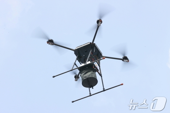 커피 배송에 물품 전달까지…충주시 드론 물류 실증