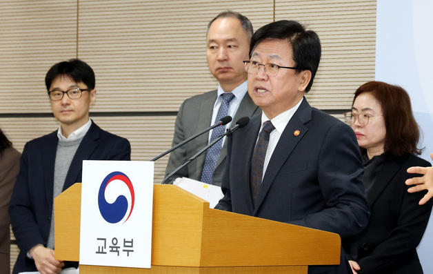 강원대·충북대 의대 정원 2배로…지역의사 49명 더해 98명(종합2보)