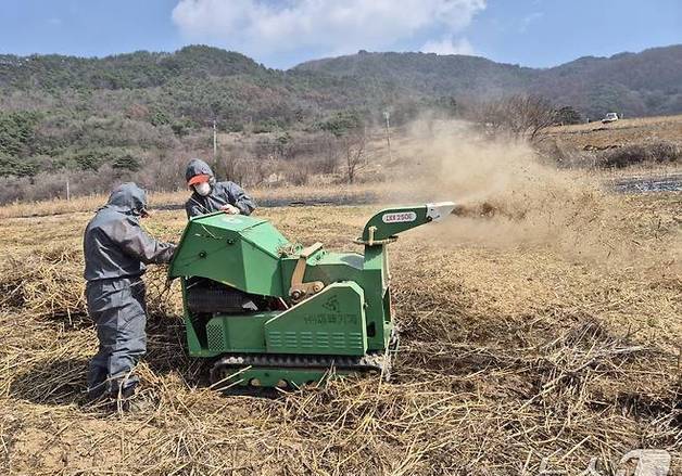 단양군, 농업부산물 태운 주민 2명에 과태료…불법소각 단속 강화