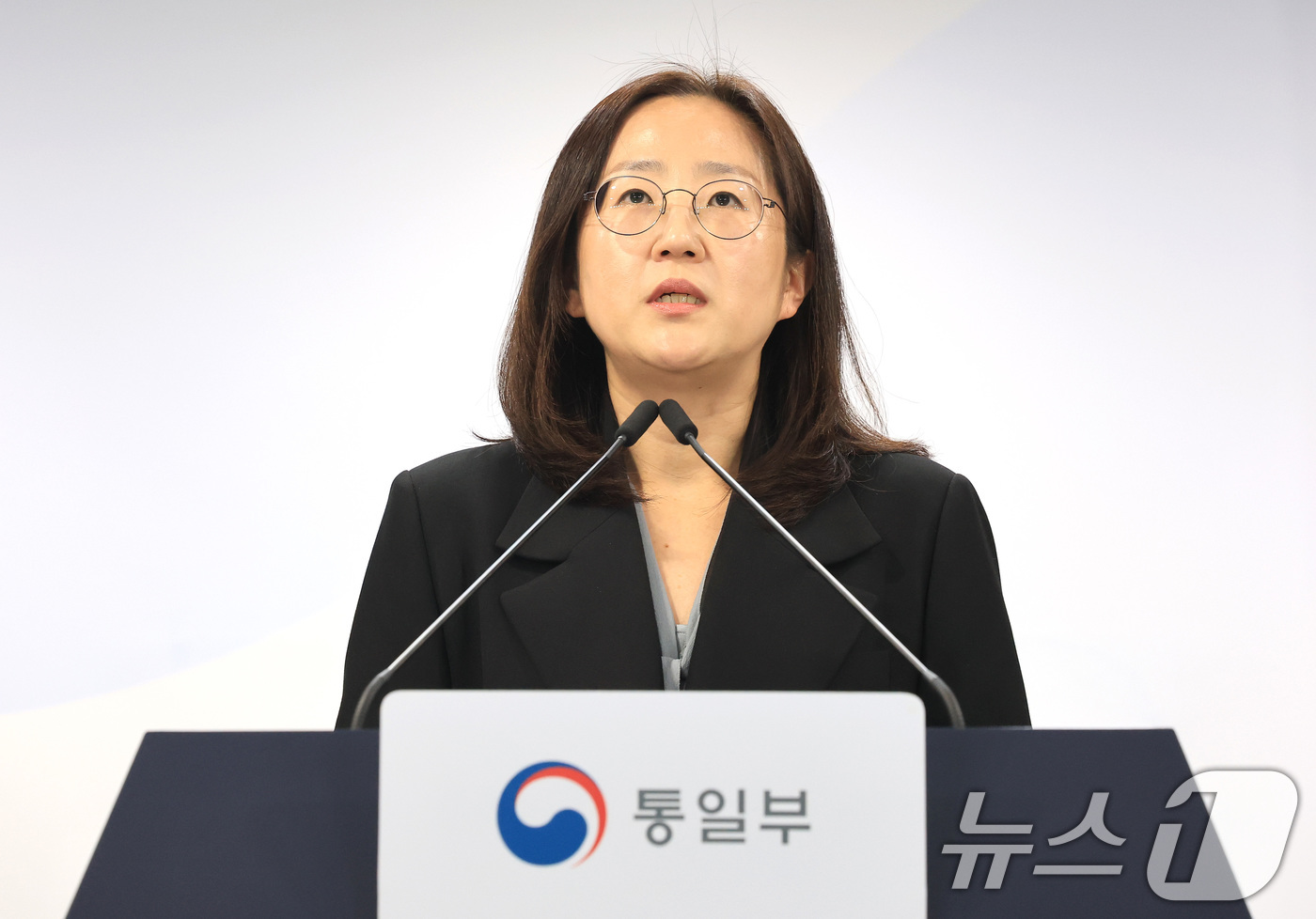 (서울=뉴스1) 임세영 기자 = 장윤정 통일부 부대변인이 13일 서울 종로구 정부서울청사에서 정례 브리핑을 하고 있다. 2026.3.13/뉴스1