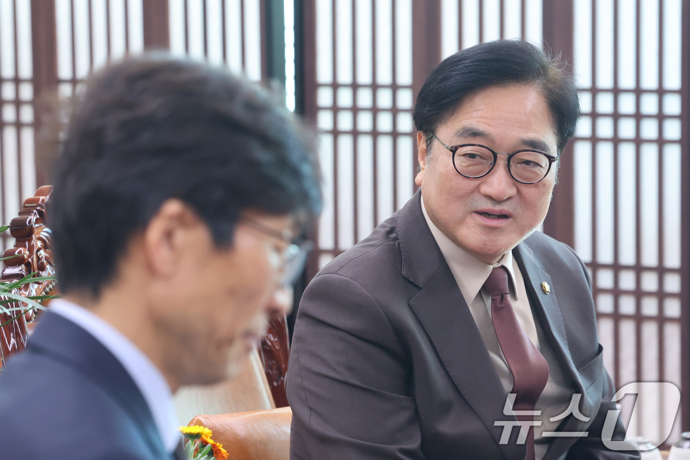 (서울=뉴스1) 신웅수 기자 = 우원식 국회의장이 13일 서울 여의도 국회에서 송상교 진실화해위원장을 접견하고 있다. 2026.3.13/뉴스1