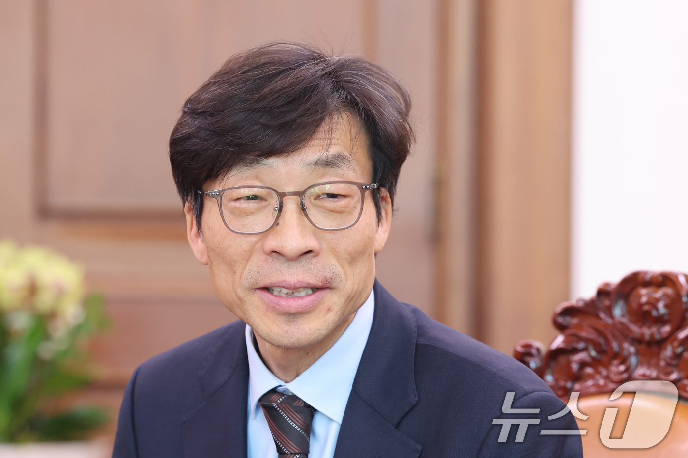 (서울=뉴스1) 신웅수 기자 = 송상교 진실화해위원장이 13일 서울 여의도 국회를 찾아 우원식 국회의장을 예방하고 있다. 2026.3.13/뉴스1