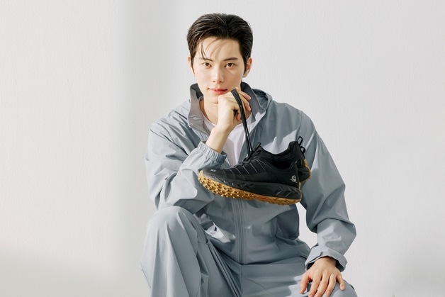 [패션&뷰티] 26SS 아웃도어 슈즈…도심에서도 신는 '멀티 목적형 운동화'