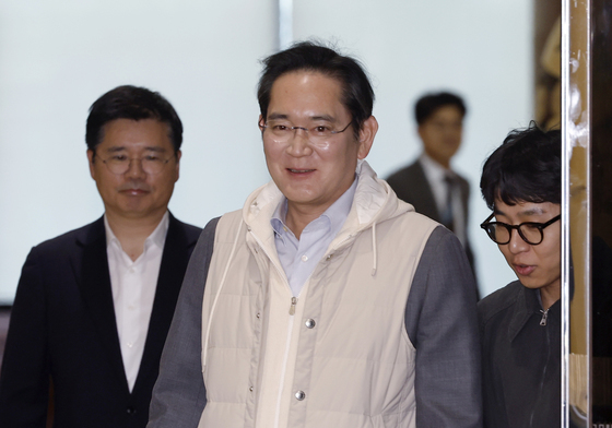 이재용 삼성전자 회장, 해외 일정 마치고 귀국