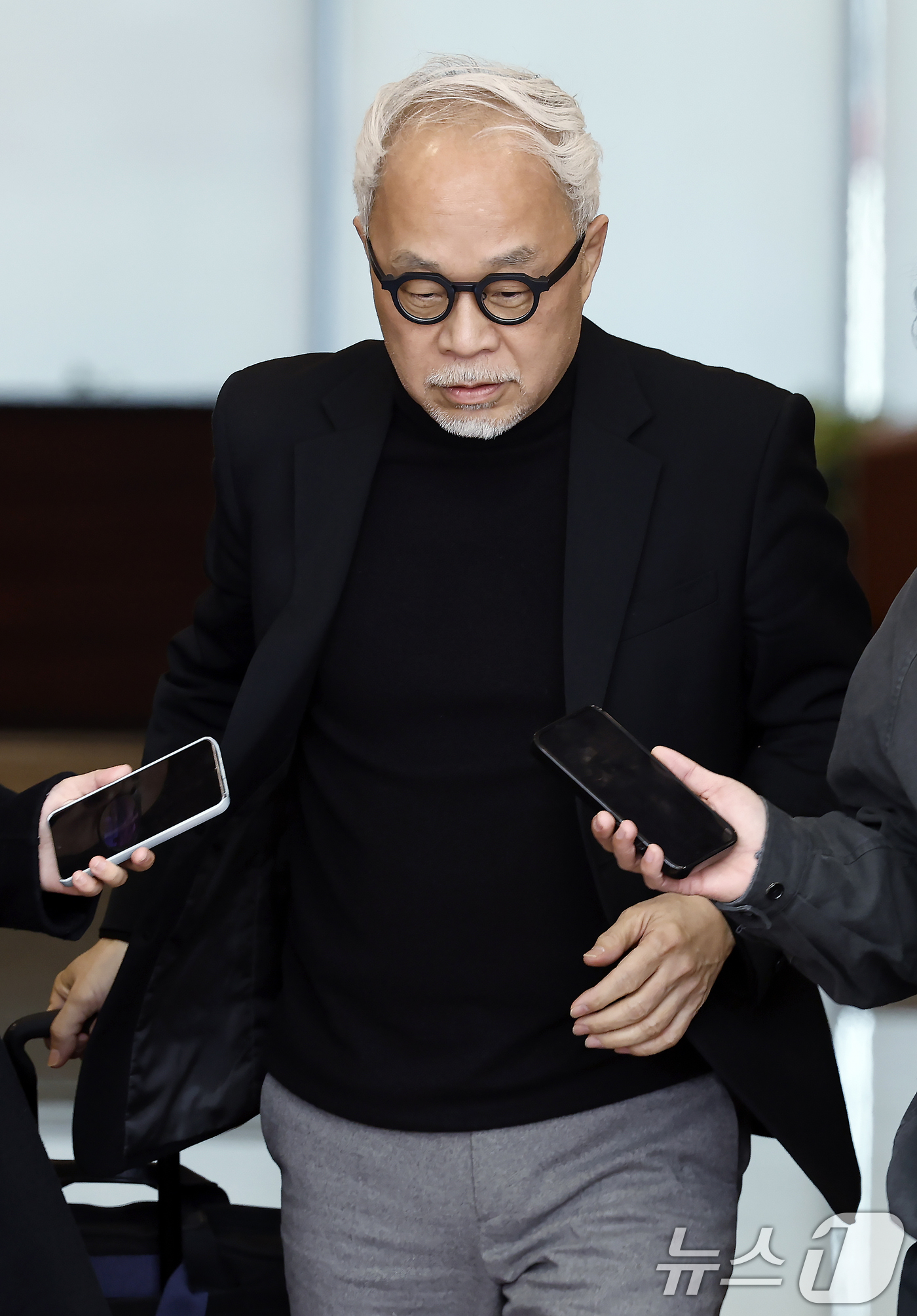 (서울=뉴스1) 박정호 기자 = 최주선 삼성SDI 사장이 13일 오후 서울 강서구 김포비즈니스항공센터를 통해 귀국하고 있다. 2026.3.13/뉴스1