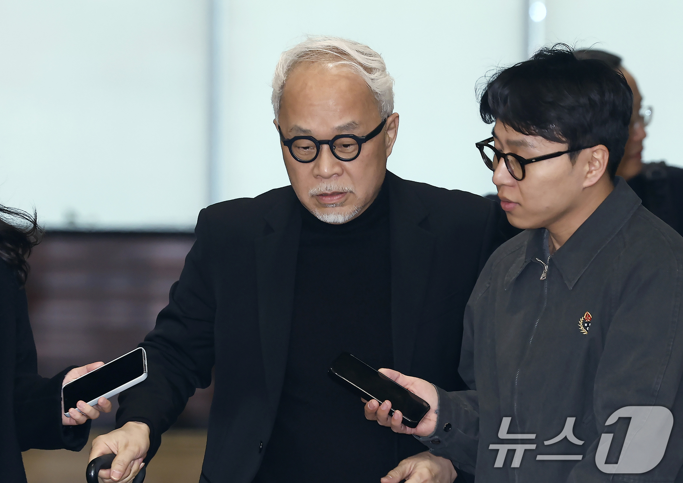 (서울=뉴스1) 박정호 기자 = 최주선 삼성SDI 사장이 13일 오후 서울 강서구 김포비즈니스항공센터를 통해 귀국하고 있다. 2026.3.13/뉴스1