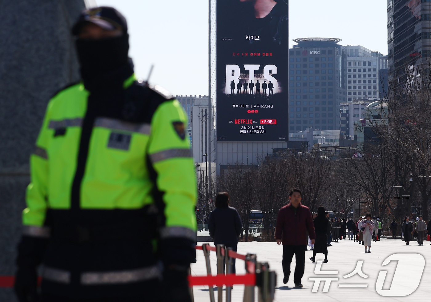 (서울=뉴스1) 김민지 기자 = 경찰이 오는 21일 열리는 방탄소년단(BTS) 컴백 공연을 앞두고 중동 상황 등 국제 정서 악화에 따른 테러 발생 가능성을 차단하기 위해 경찰특공대 …