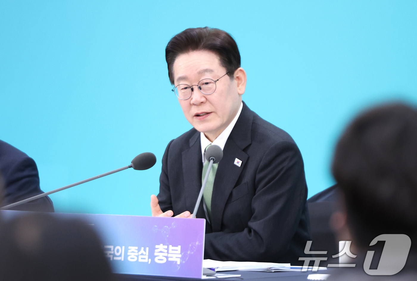 (청주=뉴스1) 허경 기자 = 이재명 대통령이 13일 청주 오스코에서 열린 ’충북의 마음을 듣다’ 타운홀미팅 간담회에서 발언을 하고 있다.  2026.3.13/뉴스1