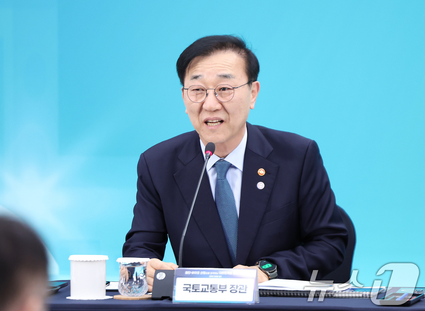 (청주=뉴스1) 허경 기자 = 김윤덕 국토교통부 장관이 13일 청주 오스코에서 열린 ’충북의 마음을 듣다’ 타운홀미팅 간담회에서 발언을 하고 있다.  2026.3.13/뉴스1