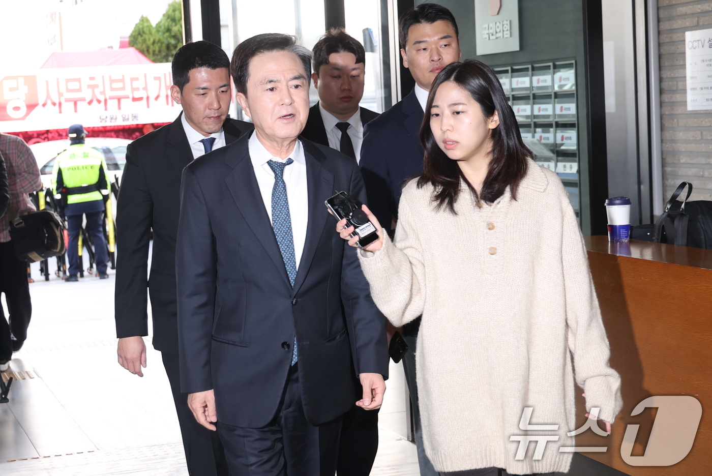 (서울=뉴스1) 이승배 기자 = 6·3 지방선거 충남도지사에 도전하는 김태흠 충남도지사가 13일 서울 여의도 국민의힘 중앙당사에서 열린 광역단체장 후보 면접에 참석하고 있다. 20 …