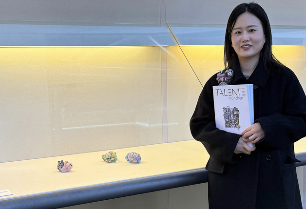 계명대 대학원 정수빈씨, 獨 국제공예박람회서 '빨대 브로치' 선봬