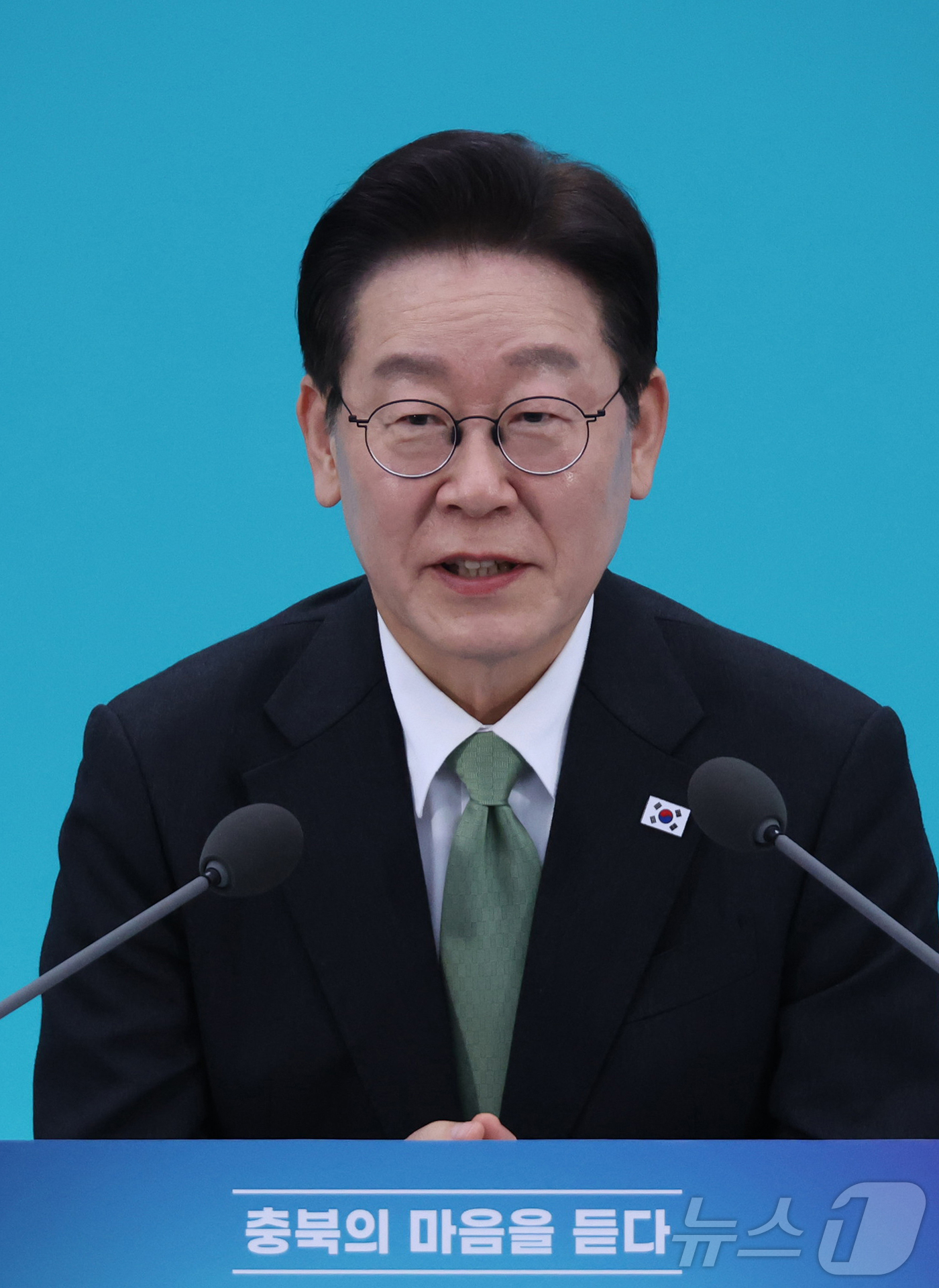 (청주=뉴스1) 허경 기자 = 이재명 대통령이 13일 청주 오스코에서 열린 ’충북의 마음을 듣다’ 타운홀미팅 간담회에서 발언을 하고 있다. 2026.3.13/뉴스1