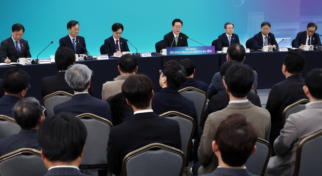 충북 타운홀미팅 발언하는 이재명 대통령