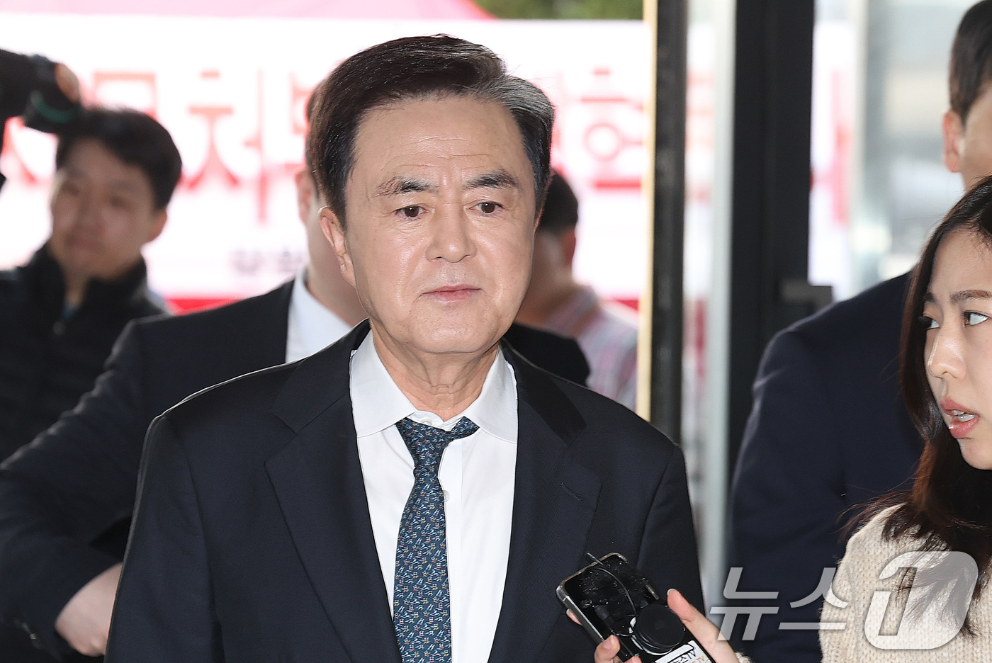 (서울=뉴스1) 이승배 기자 = 6·3 지방선거 충남도지사에 도전하는 김태흠 충남도지사가 13일 서울 여의도 국민의힘 중앙당사에서 열린 광역단체장 후보 면접에 참석하고 있다. 20 …