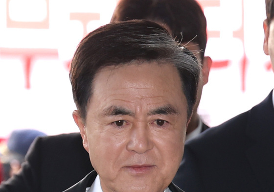 6.3지방선거 후보 면접 향하는 김태흠