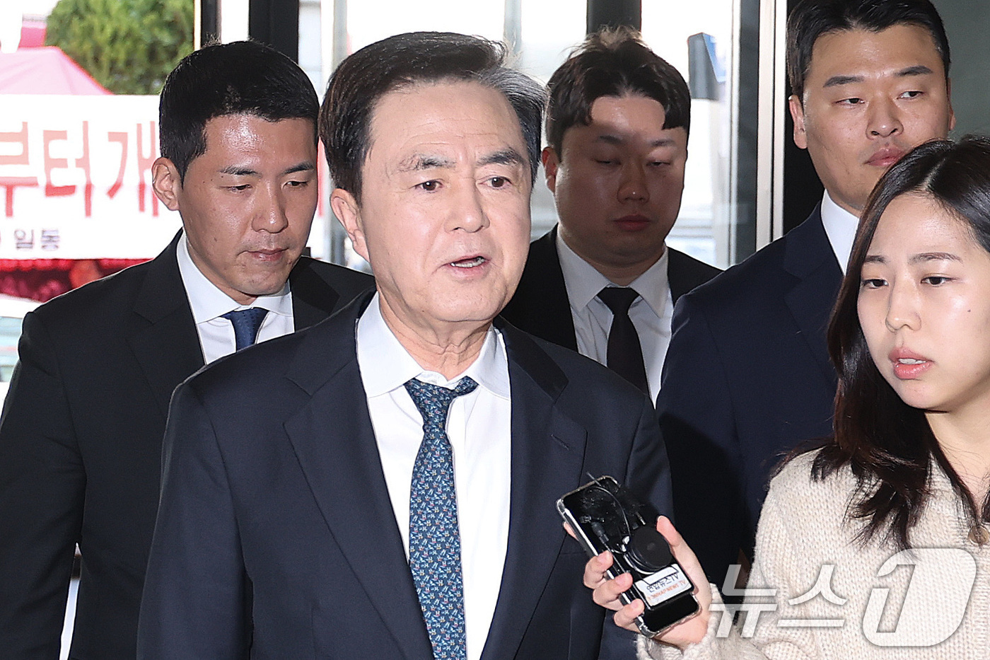 (서울=뉴스1) 이승배 기자 = 6·3 지방선거 충남도지사에 도전하는 김태흠 충남도지사가 13일 서울 여의도 국민의힘 중앙당사에서 열린 광역단체장 후보 면접에 참석하고 있다. 20 …