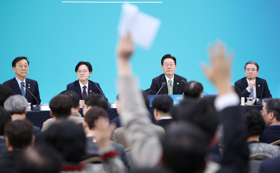 충북서 타운홀미팅 갖는 이재명 대통령