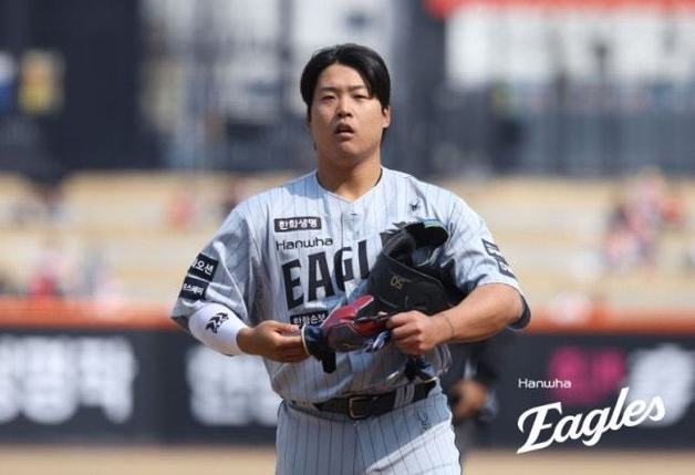 '100억 몸값' 한화 강백호, 대전 몬스터월 넘겨 첫 홈런 신고