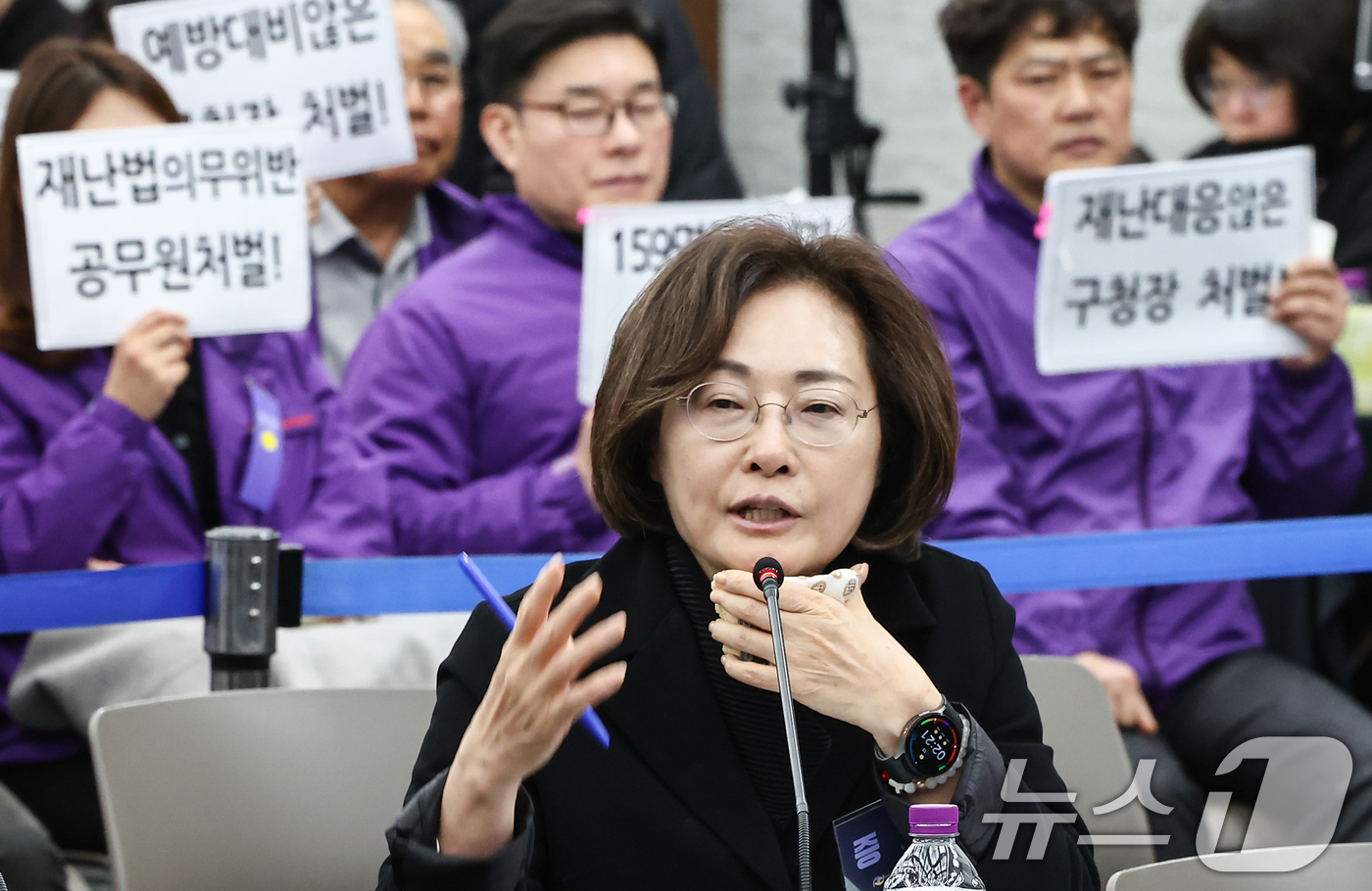 (서울=뉴스1) 김도우 기자 = 박희영 용산구청장이 13일 서울 중구 은행회관에서 열린 10·29 이태원참사 진상규명 청문회에 출석해 질의에 답하고 있다. 2026.3.13/뉴스1 …