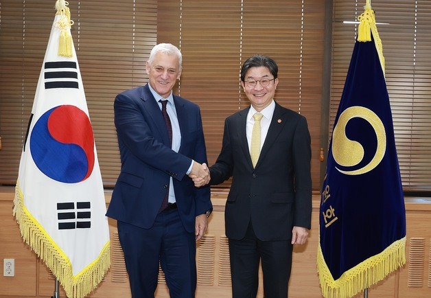 금융위원장-SC그룹 회장 면담…중동發 금융 리스크·한국 증시 전망 논의