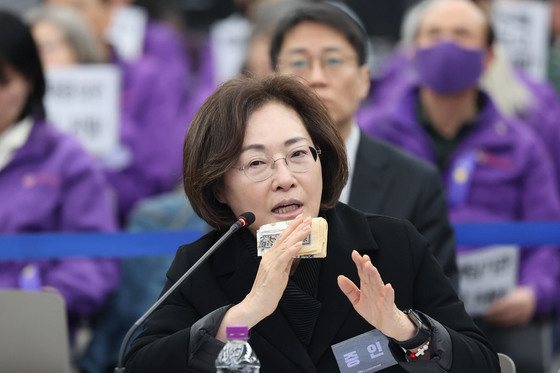 '이태원참사' 허위 보도자료·전단지 제거 지시 의혹…박희영 "몰라"