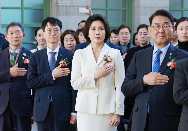 김혜경 여사, '한국본색' 개막식 국민의례