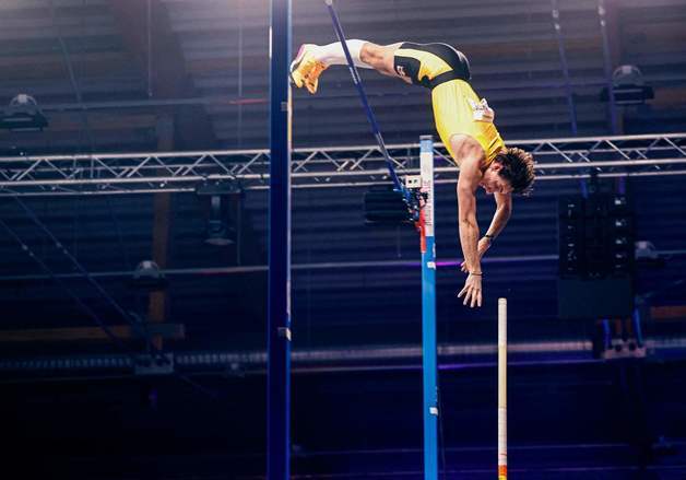 '6m31' 듀플랜티스, 장대높이뛰기 15번째 세계신기록