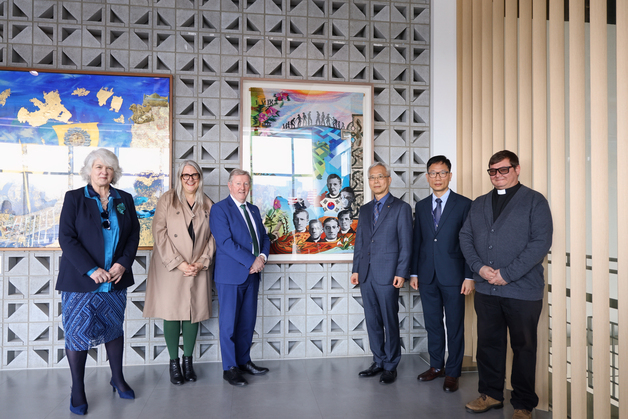 아일랜드 교통차관, 전쟁기념관 한국전쟁 참전추모비 참배