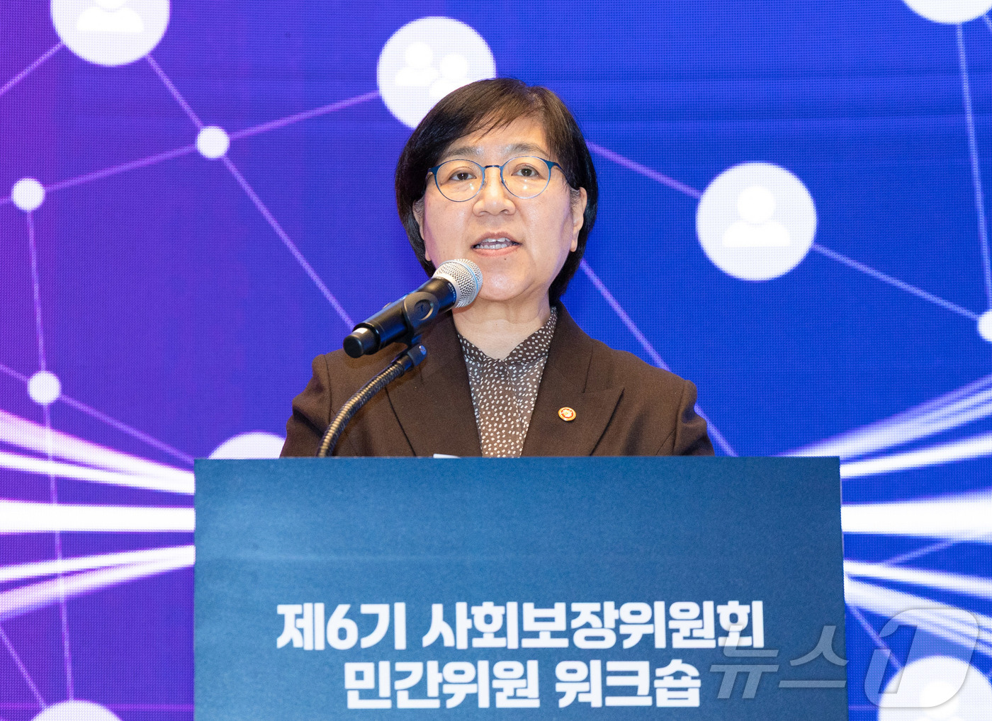 (서울=뉴스1) = 정은경 보건복지부 장관이 13일 오후 서울 용산구 드래곤시티호텔에서 열린 제6기 사회보장위원회 민간위원 워크숍에서 환영사를 하고 있다. (보건복지부 제공. 재판 …