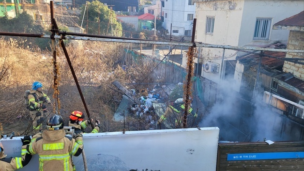 "건물에 불이 번질 것 같아요"…신고 6분만에 진화