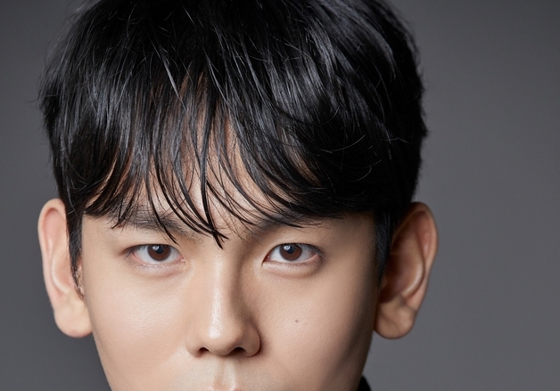 정이찬, '닥터신'으로 첫 주연 도전…묵직한 존재감 발휘 예고