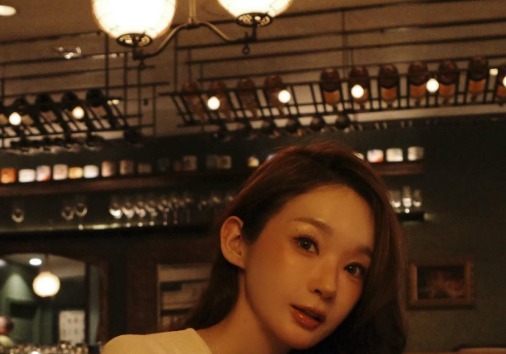 '불금' 와인 즐기는 강민경, '인형인줄 알았어요' [N샷]