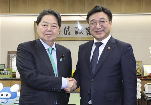 윤호중, 日 총무·디지털·방재 대신 면담…지역균형·AI 협력 논의